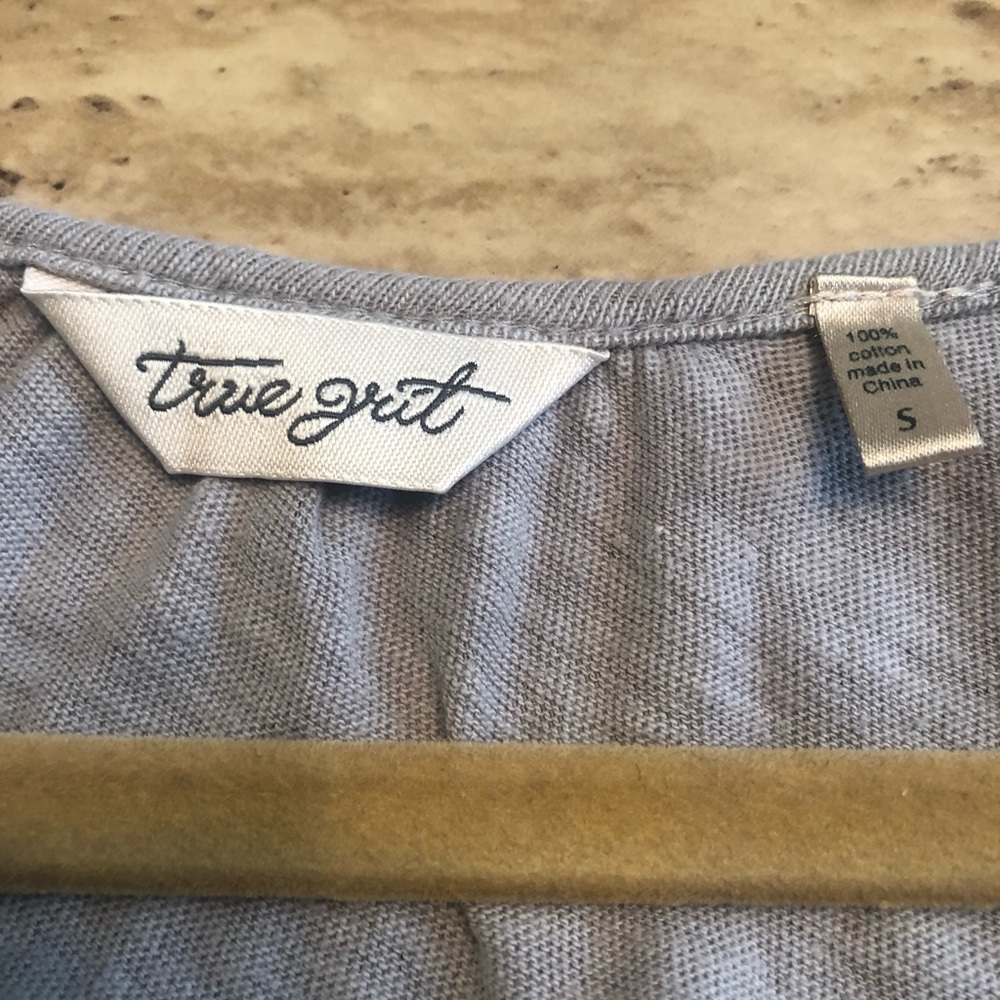 Shirt - Picture 3 of 4